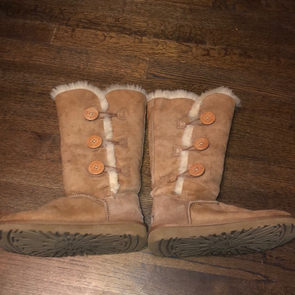 Women’s UGG boots- gently used
